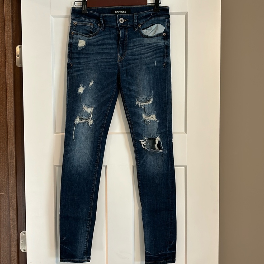 Express- Size 4R, distressed, skinny Jean